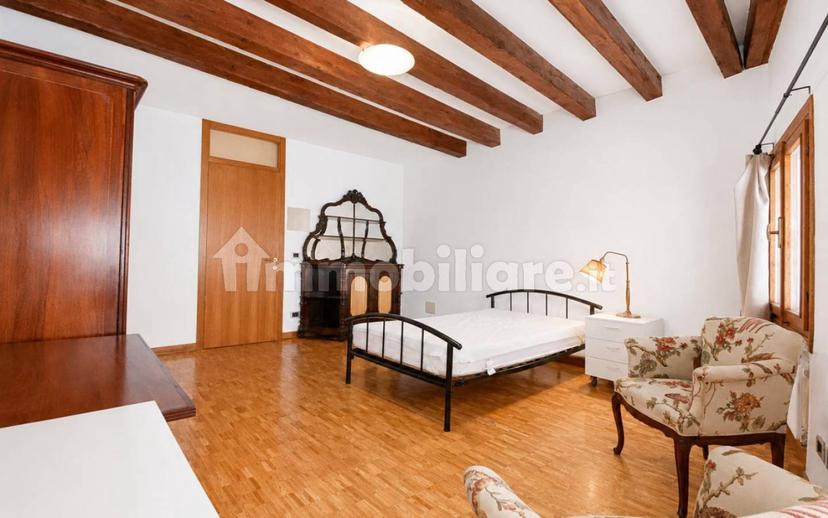 Trilocale Contrà Lodi, 27, Centro Storico, Vicenza — foto 5 di 30
