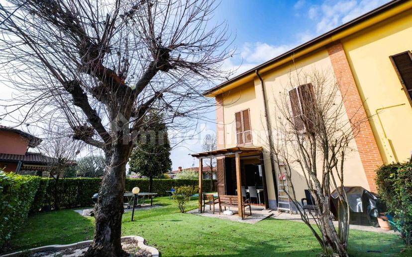 Villa a schiera via degli Albani, Centro, Mozzo — foto 37 di 75