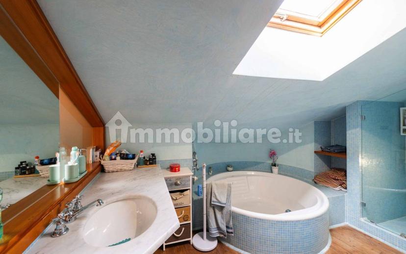 Villa a schiera via degli Albani, Centro, Mozzo