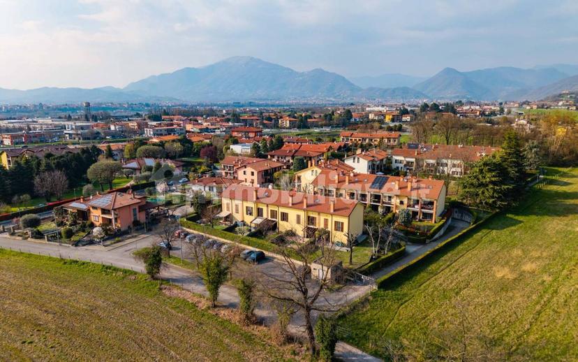 Villa a schiera via degli Albani, Centro, Mozzo — foto 46 di 75