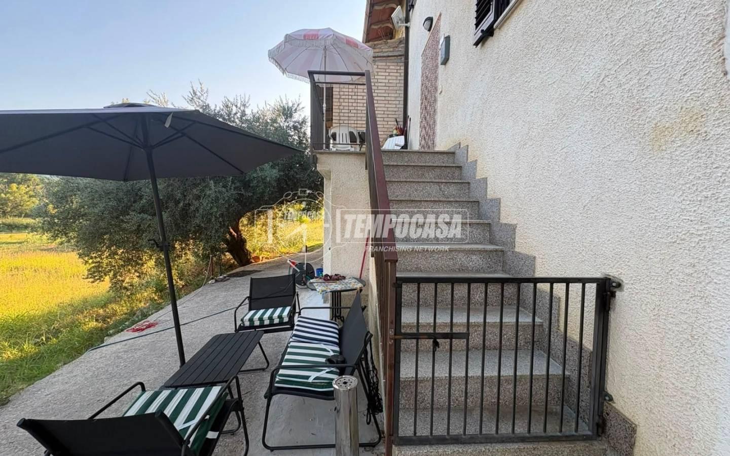 Terratetto unifamiliare contrada san vincenzo 25, Vacri