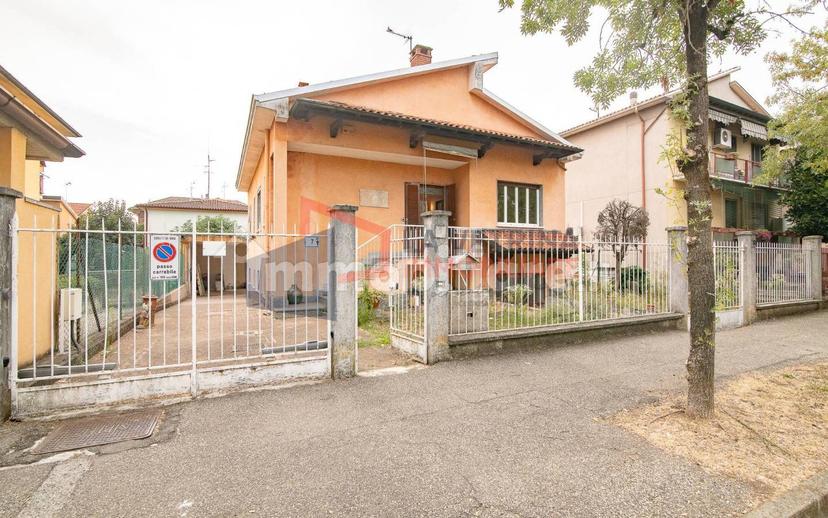 Villa unifamiliare via Torino 7, Vallone, Pavia — foto 8 di 40