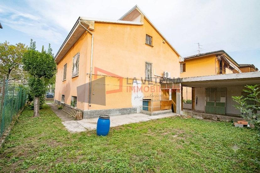 Villa unifamiliare via Torino 7, Vallone, Pavia — foto 12 di 40