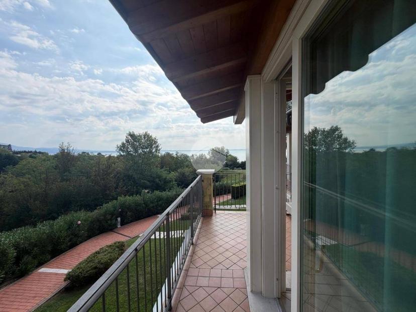 Bilocale via Giovanni Pascoli 18, Montinelle, Manerba del Garda — foto 2 di 21
