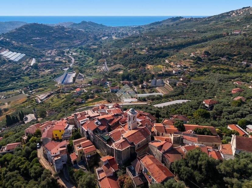 Rustico via Monsignor Vincenzo Bracco 20, Piani, Torrazza, Imperia — foto 2 di 29