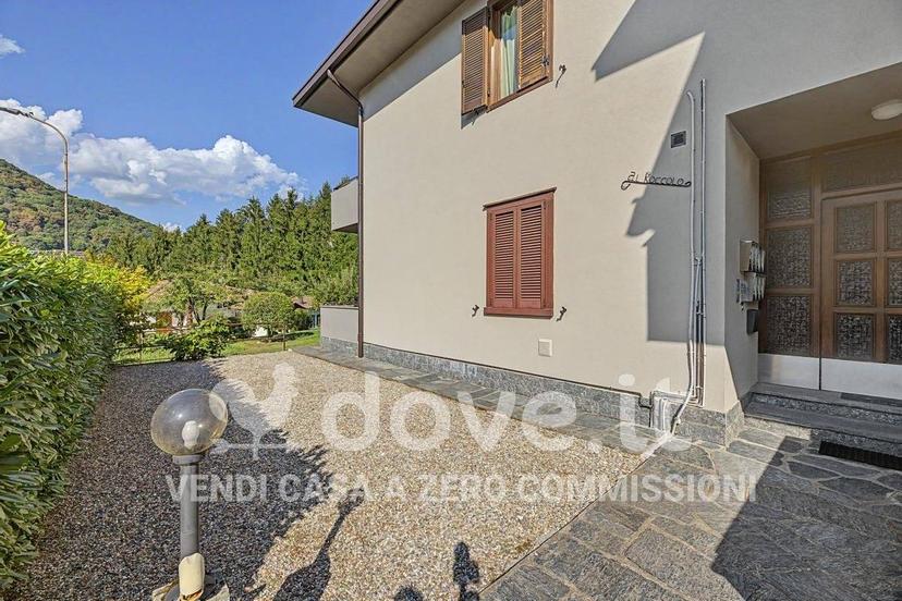 Trilocale via Zoni 47, Centro, Lavena Ponte Tresa — foto 2 di 39
