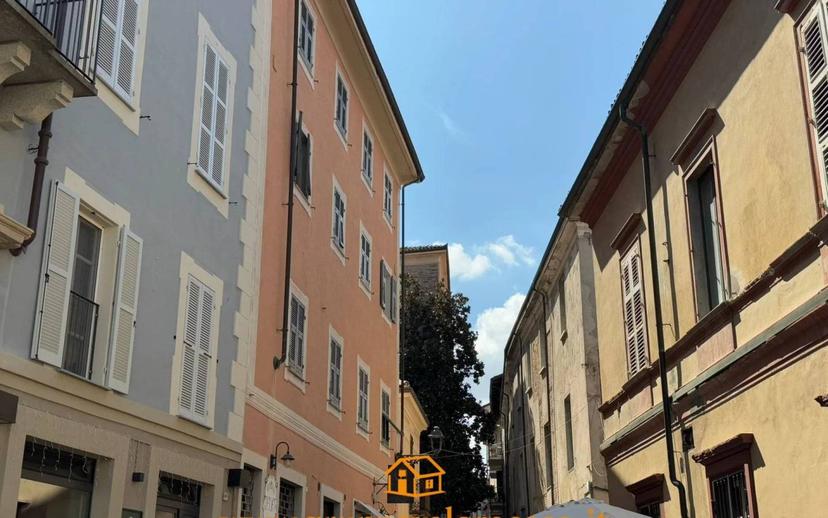 Appartamento buono stato, terzo piano, Centro, Acqui Terme — foto 7 di 30