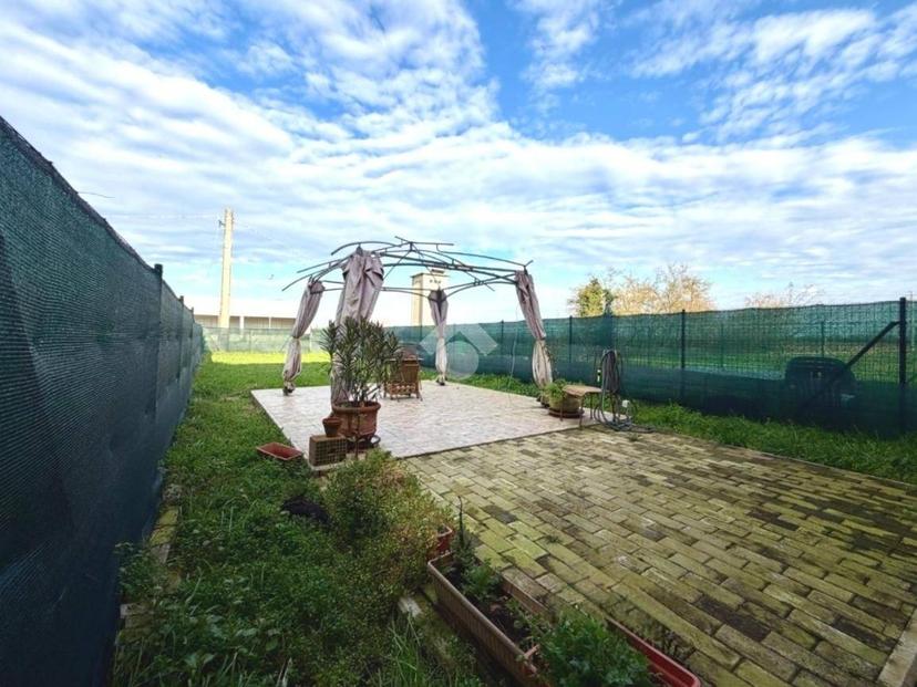 Villa a schiera via fienilnuovo, Centro, Luzzara — foto 5 di 23