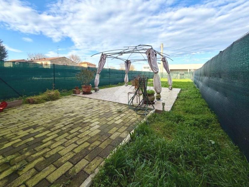 Villa a schiera via fienilnuovo, Centro, Luzzara — foto 8 di 23