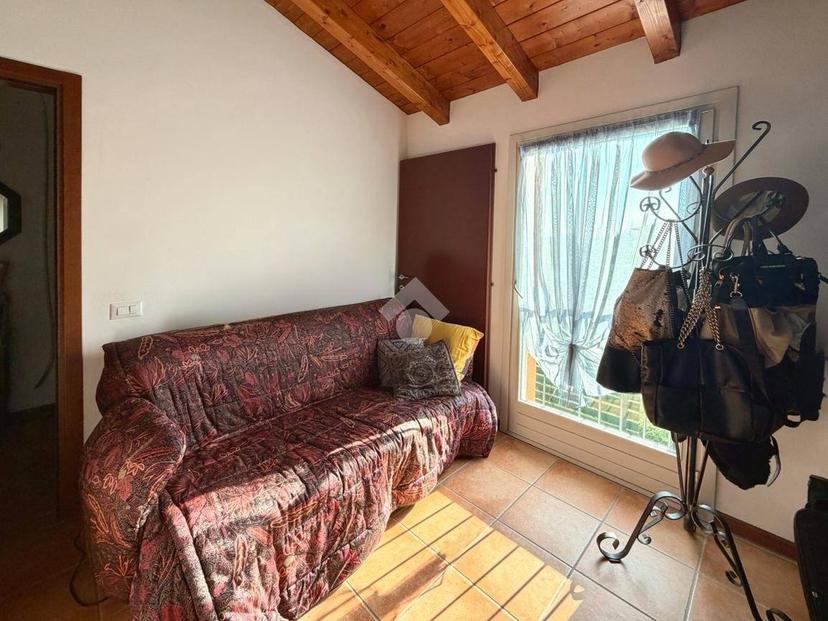 Villa a schiera via fienilnuovo, Centro, Luzzara