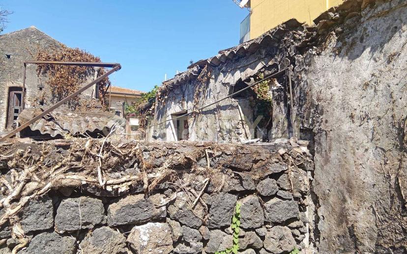 Rustico via Maugeri 12, Valverde — foto 9 di 37