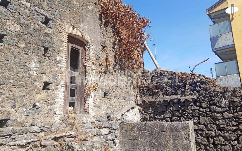 Rustico via Maugeri 12, Valverde — foto 31 di 37