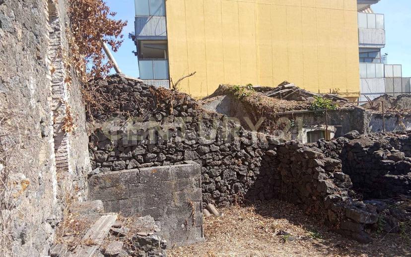 Rustico via Maugeri 12, Valverde — foto 24 di 37