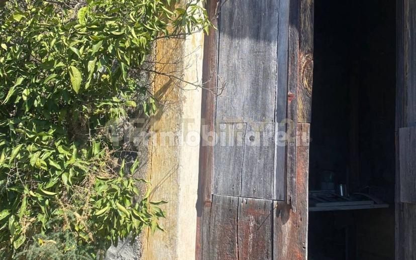 Rustico via Maugeri 12, Valverde — foto 2 di 37