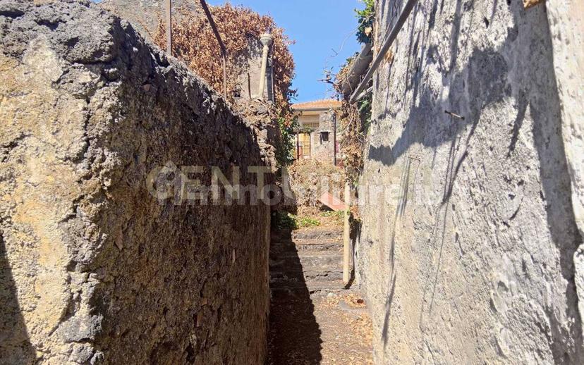 Rustico via Maugeri 12, Valverde — foto 20 di 37
