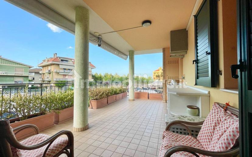 Trilocale via Lombardia 23, Centro, Grottammare — foto 2 di 15