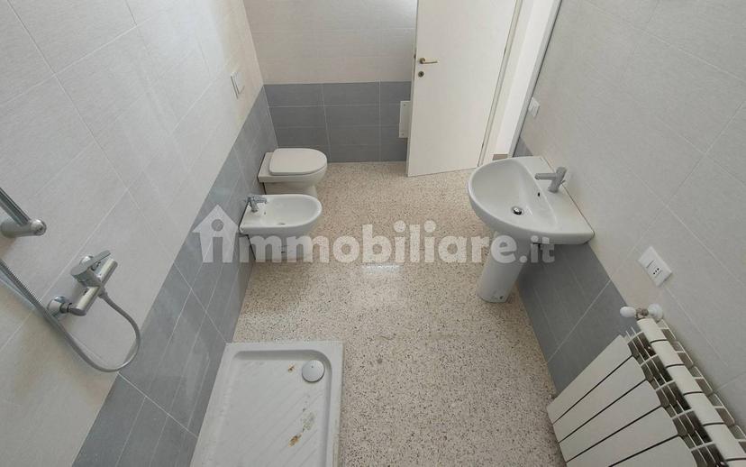 Quadrilocale ottimo stato, secondo piano, Villa Comunale, L'Aquila — foto 67 di 68