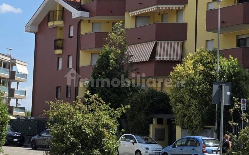 Trilocale via Jan Palach 20, Agrate Brianza — foto 15 di 28