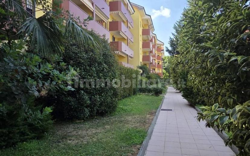 Trilocale via Jan Palach 20, Agrate Brianza — foto 9 di 28