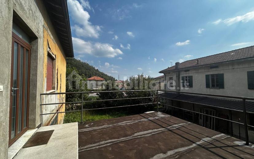 Villa unifamiliare via Europa 10, Cologna Caraverio, Castello di Brianza