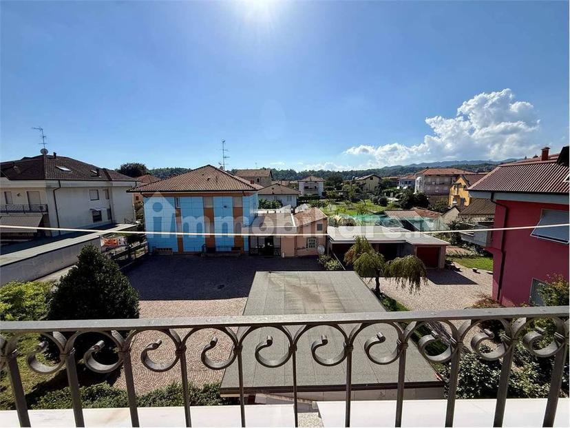 Bilocale buono stato, secondo piano, Centro, Borgomanero — foto 2 di 14