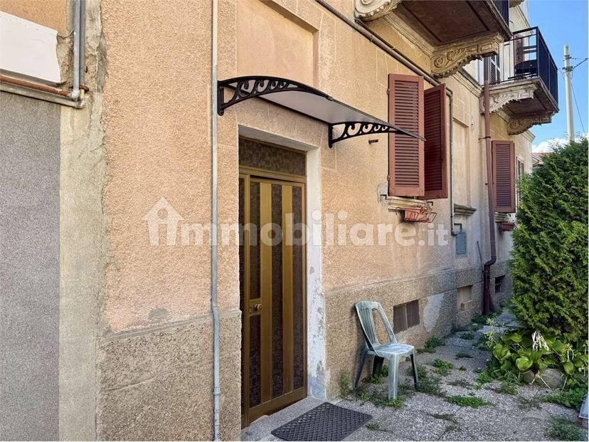 Bilocale buono stato, secondo piano, Centro, Borgomanero — foto 3 di 14