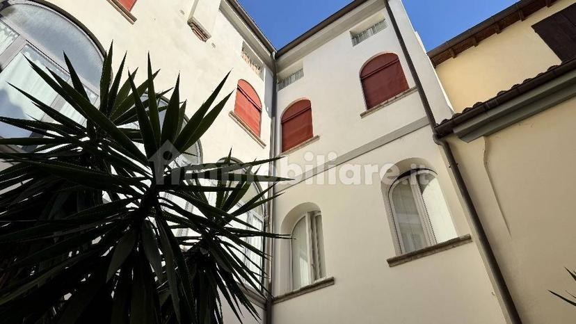 Mansarda buono stato, 45 m², Centro Storico, Reggio Emilia — foto 14 di 15