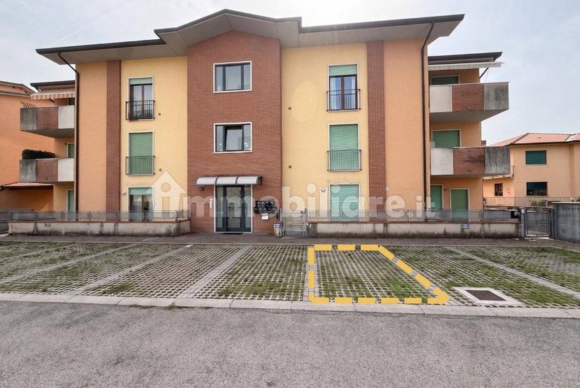 Trilocale via Friuli, 24, Centro, Thiene — foto 17 di 24