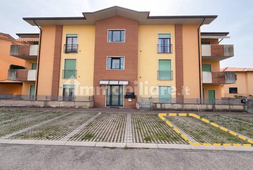 Trilocale via Friuli, 24, Centro, Thiene — foto 2 di 24