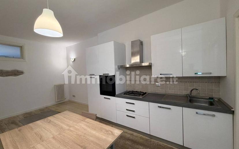Bilocale via Giuseppe Mazzini 85, Centro, Castel San Pietro Terme — foto 7 di 12