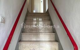 Villa a schiera 5 locali, da ristrutturare, Larciano