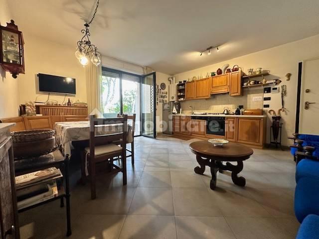 Quadrilocale via Monte Pania, Lido di Camaiore, Camaiore — foto 13 di 14