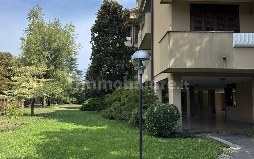 Stanza in affitto in appartamento via Luciano Manara, Vimercate — foto 8 di 20