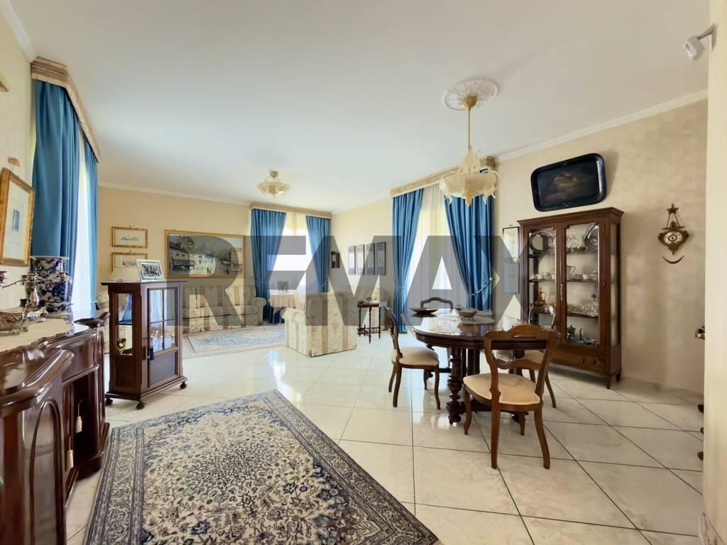 Villa unifamiliare, ottimo stato, 282 m², Centro, Monteforte Irpino