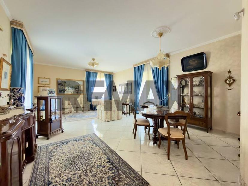 Villa unifamiliare, ottimo stato, 282 m², Centro, Monteforte Irpino