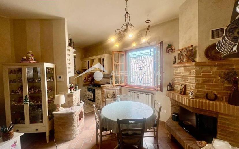 Villa a schiera 5 locali, ottimo stato, Camaiore Paese, Camaiore — foto 2 di 40