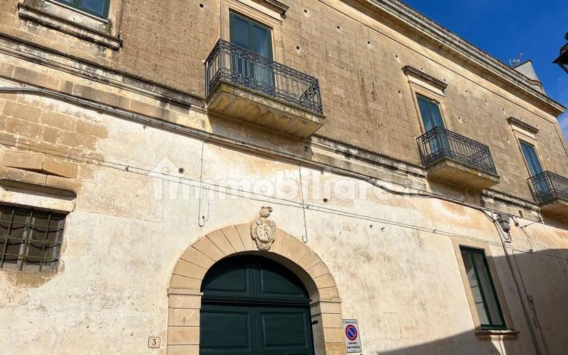 Villa unifamiliare, da ristrutturare, 400 m², Centro, Soleto