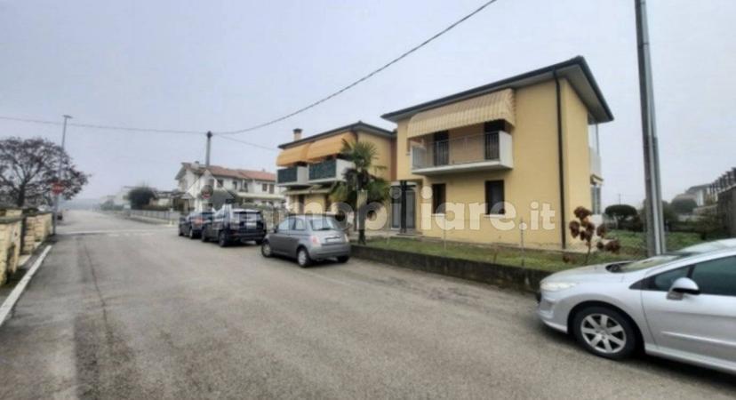 Trilocale via Lino Cappellaro 16, Centro, Longare — foto 2 di 18