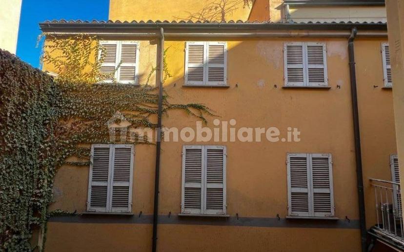 Appartamento da ristrutturare, primo piano, Centro Storico, Piacenza