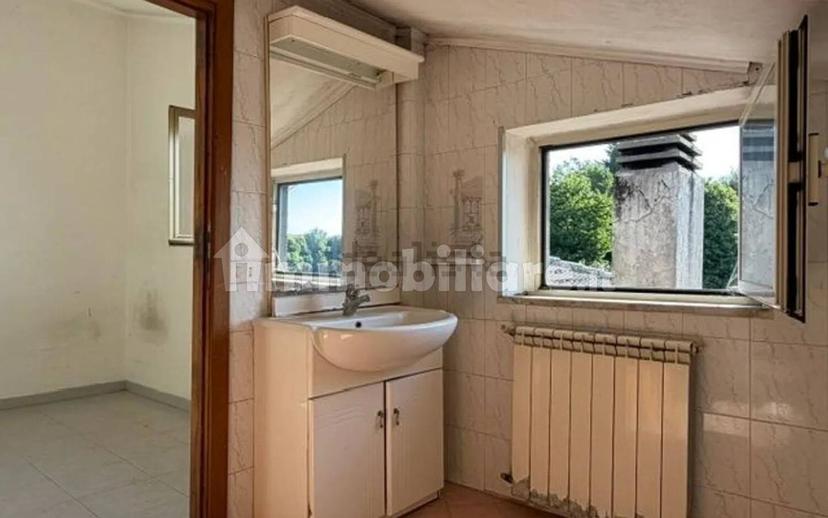 Trilocale viale Giacomo Matteotti San C, Centro, Capranica — foto 12 di 19