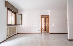Bilocale via Gorizia, 19, Centro, Sondrio