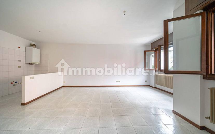 Bilocale via Gorizia, 19, Centro, Sondrio — foto 4 di 21