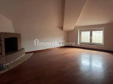 Villa unifamiliare via Papa Giovanni Xxiii, 20, Centro, Capranica — foto 2 di 11
