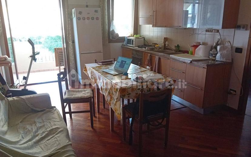 Stanza singola via Carnia 2B, Selvazzano Dentro — foto 2 di 4