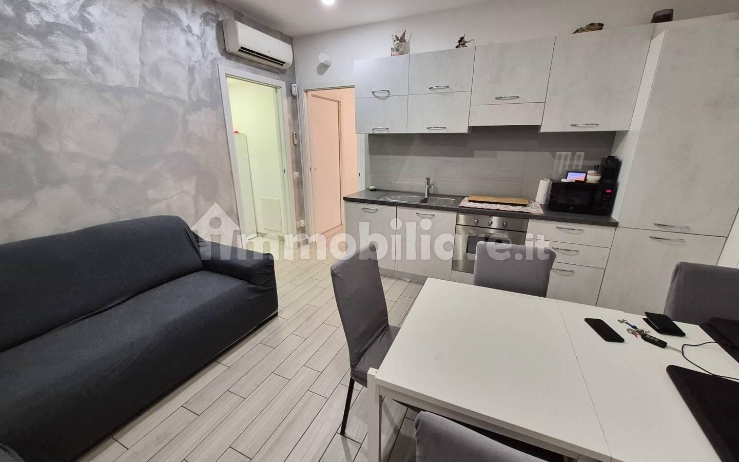Bilocale via Trieste 168, Centro, Limbiate