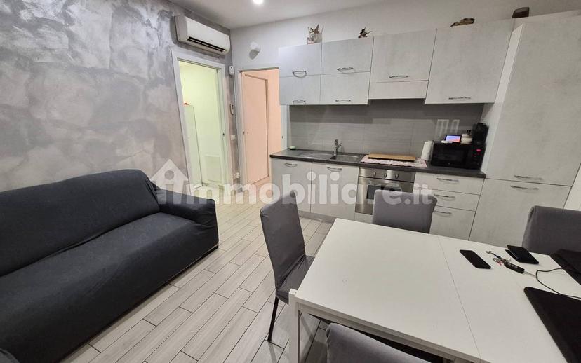 Bilocale via Trieste 168, Centro, Limbiate