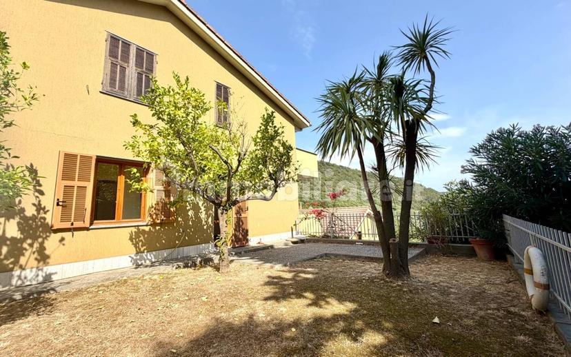 Trilocale via Villa Costa, Diano Evigno, Diano Arentino — foto 23 di 26