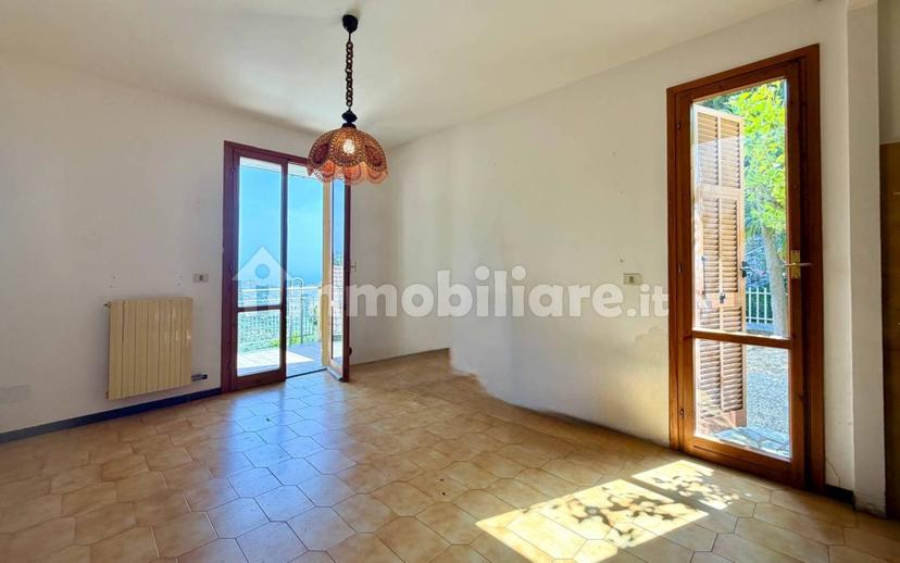 Trilocale via Villa Costa, Diano Evigno, Diano Arentino — foto 14 di 26