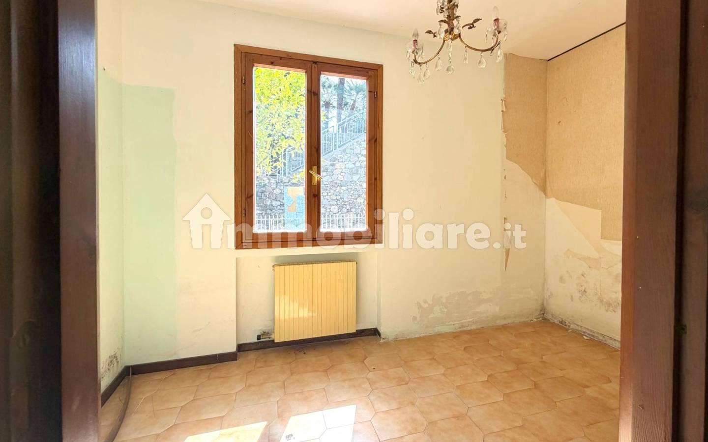 Trilocale via Villa Costa, Diano Evigno, Diano Arentino