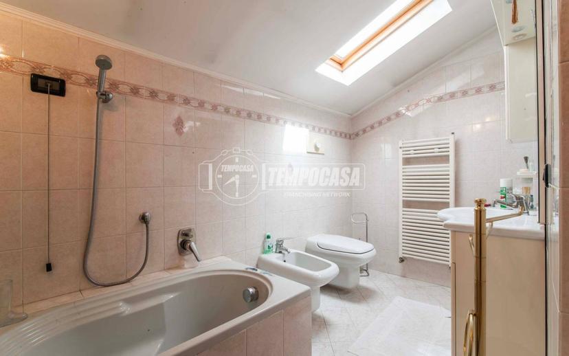 Trilocale via Quintino Sella 1, Gorla Minore — foto 19 di 23